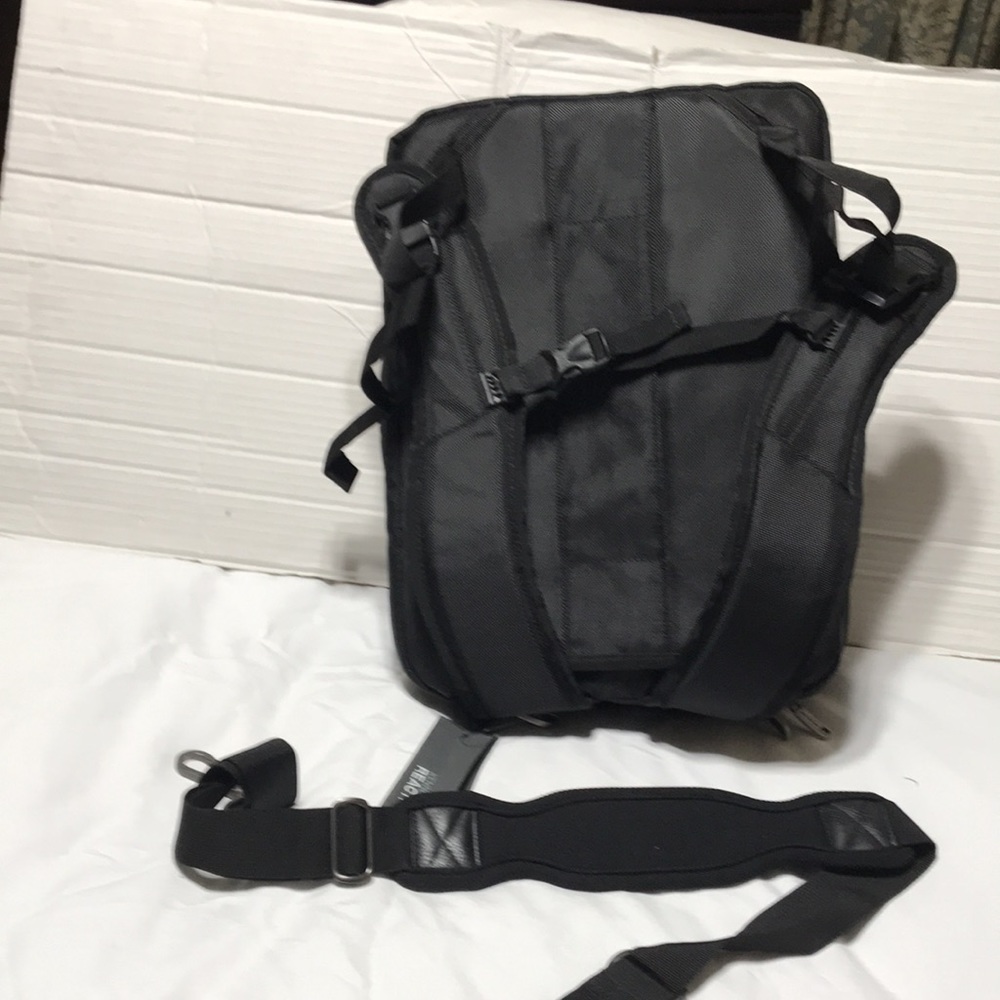 Kenneth Cole computer briefcase with multi compartments and convertible. NWT - Picture 5 of 13